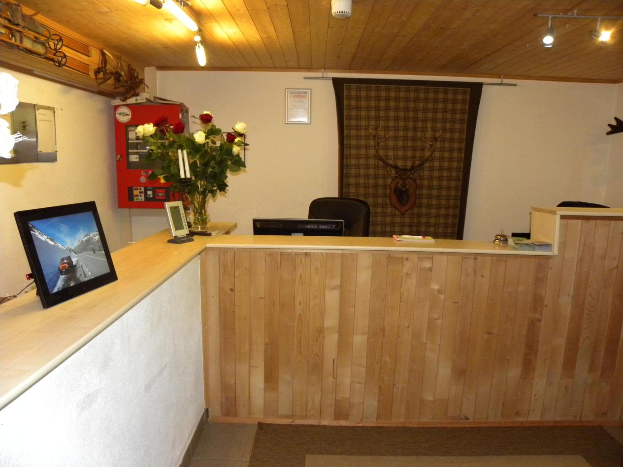 Hotel Restaurant Walliser Sonne Reckingen Екстериор снимка