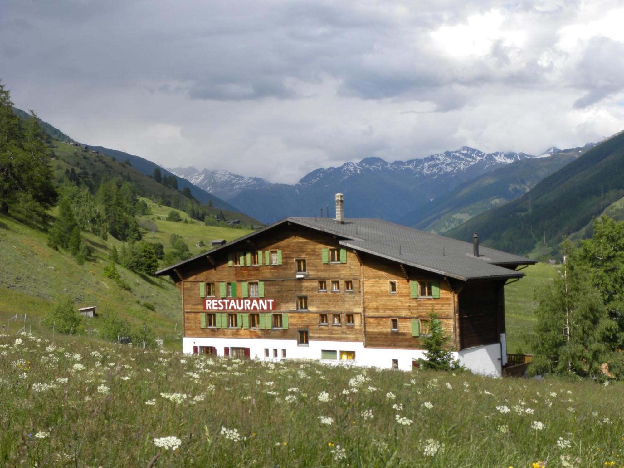 Hotel Restaurant Walliser Sonne Reckingen Екстериор снимка