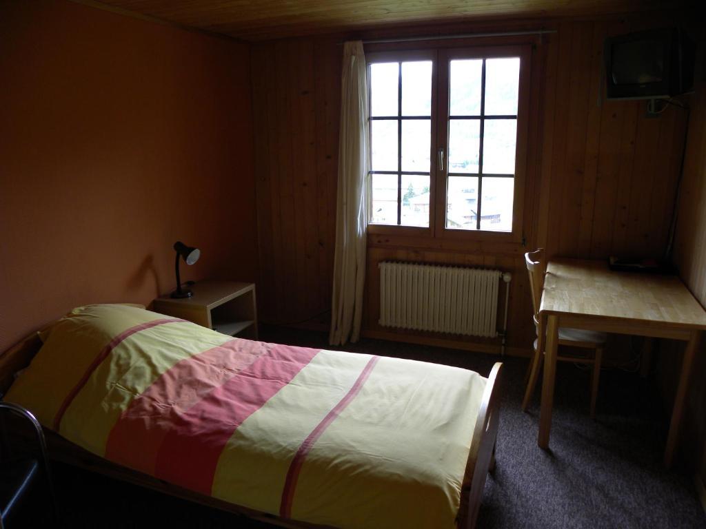 Hotel Restaurant Walliser Sonne Reckingen Стая снимка