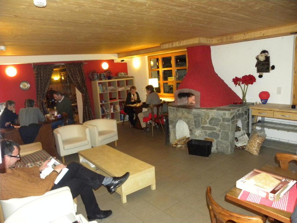Hotel Restaurant Walliser Sonne Reckingen Екстериор снимка