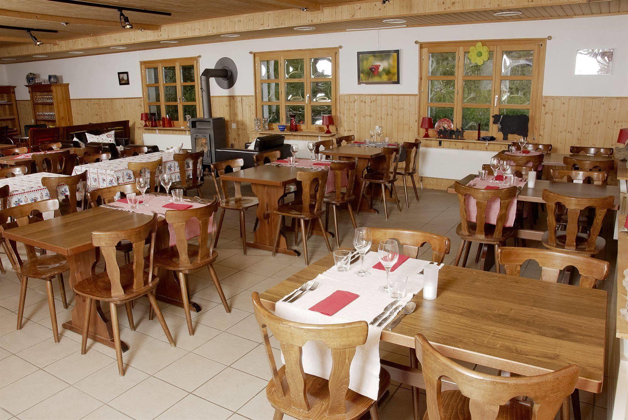 Hotel Restaurant Walliser Sonne Reckingen Екстериор снимка