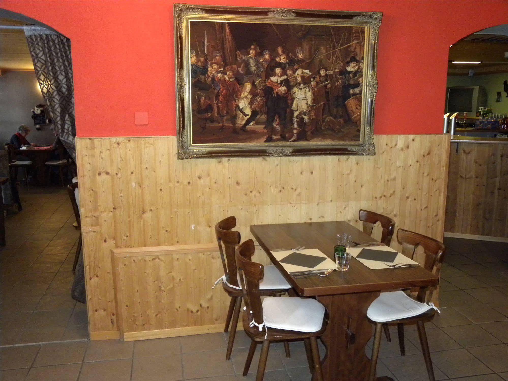 Hotel Restaurant Walliser Sonne Reckingen Екстериор снимка